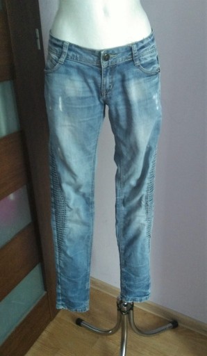 Zdjęcie oferty: Jasne jeansy Miaoni Jeans 26 przetarcia marszczeni