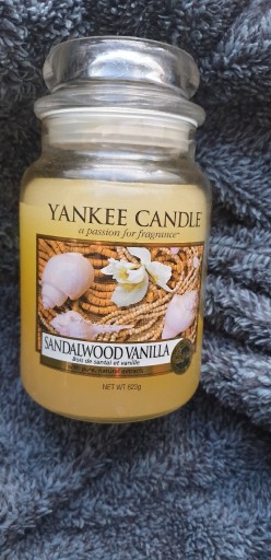 Zdjęcie oferty: Duża świeca Yankee Candle Sandalwood Vanilla 