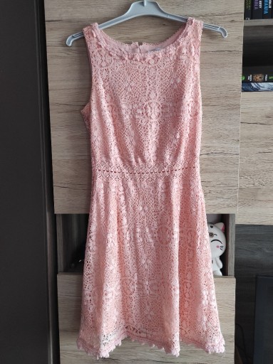 Zdjęcie oferty: Śliczna koronkowa różowa sukienka CROPP