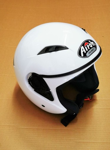 Zdjęcie oferty: Kask AIROH CITY ONE - praktycznie nowy, rom. M