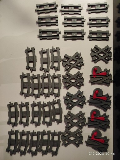 Zdjęcie oferty: Zestaw torów, zwrotnic i skrzyżowań kompatybilnych z LEGO DUPLO