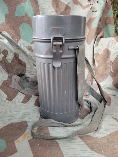 Zdjęcie oferty: Puszka Na Maskę Stan Bdb