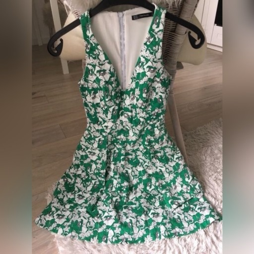 Zdjęcie oferty: Sukienka w kwiaty zielona zara xs 34 biała 