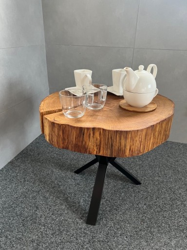 Zdjęcie oferty: Stolik kawowy z plastra drewna 