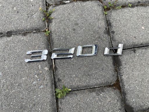 Zdjęcie oferty: BMW E91, E90 emblemat 320d