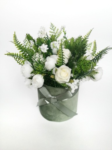 Zdjęcie oferty: Flower box ze sztucznych kwiatów 