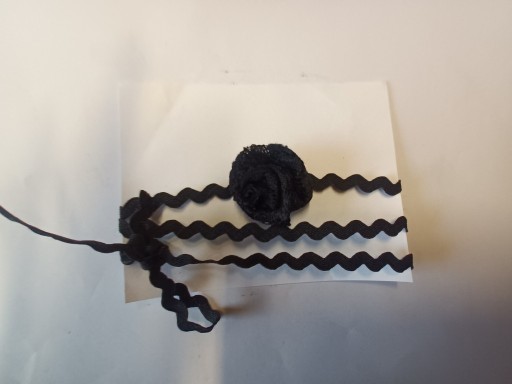 Zdjęcie oferty: Choker fala czarny koronka róża kwiat wiązany