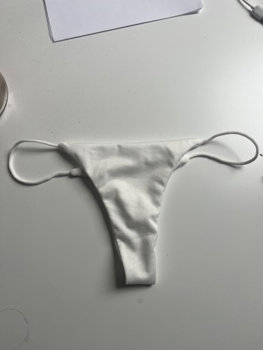 Zdjęcie oferty: Stringi damskie białe noszone fetysz 