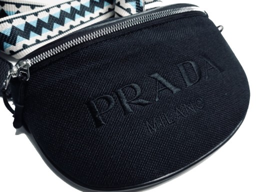 Zdjęcie oferty: Prada Milano Saszetka Nerka na ramie 