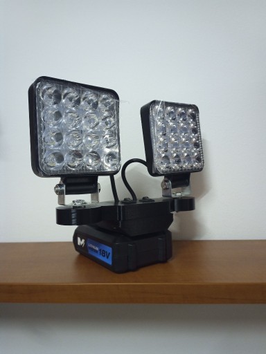 Zdjęcie oferty: LAMPA DO MacAllister 18V halogen lampka latarka