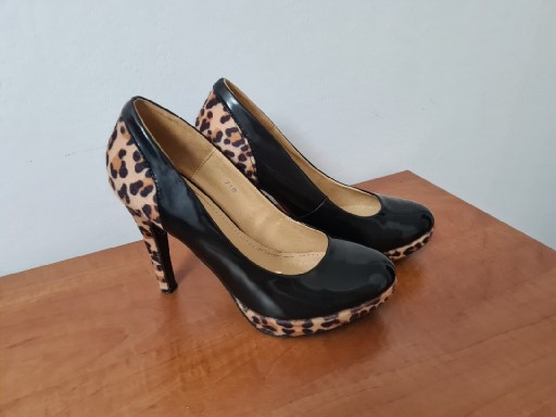 Zdjęcie oferty: Buty na obcasie szpilki Gisicode rozm 39 panterka