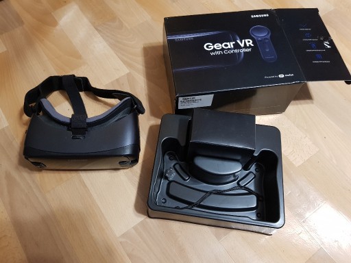 Zdjęcie oferty: Gogle SAMSUNG Gear VR z kontrolerem