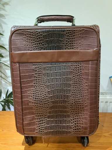 Zdjęcie oferty: 2 x walizka lekka podróżna do samolotu kabinowa