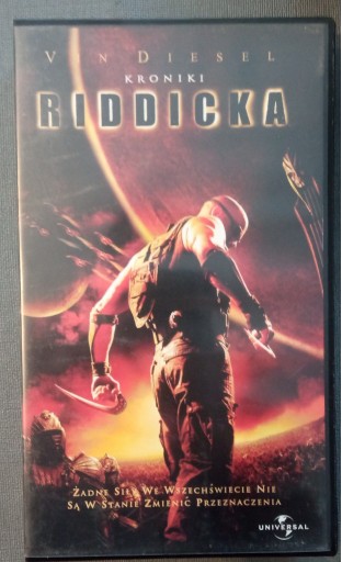 Zdjęcie oferty: Kroniki riddicka  - VHS kaseta video