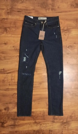 Zdjęcie oferty: Jeansy z przetarciami New Look rozmiar 30/32, or S