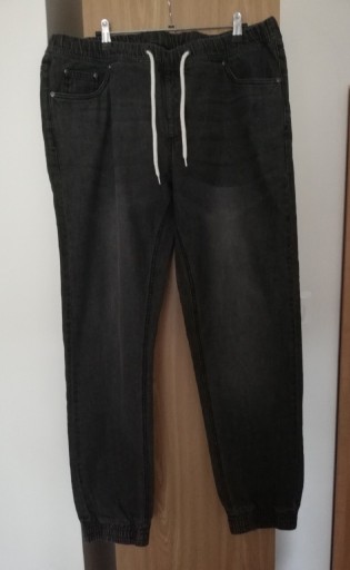 Zdjęcie oferty: Spodnie Joggery męskie 