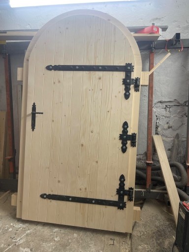 Zdjęcie oferty: Drzwi łukowe do ziemianek, drewniane na wymiar