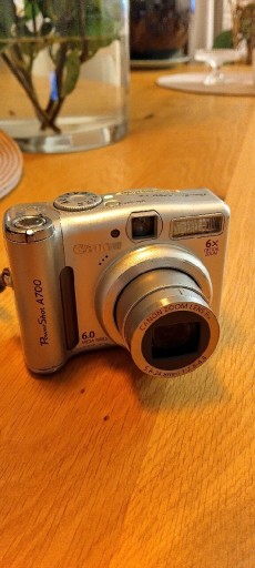 Zdjęcie oferty: Aparat Canon PowerShot A700 kultowy klasyk