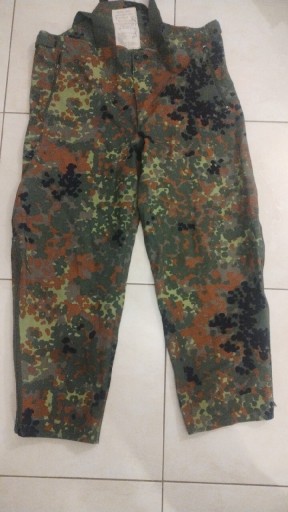 Zdjęcie oferty: Spodnie Przeciwdeszczowe  BW Flecktarn  52/54