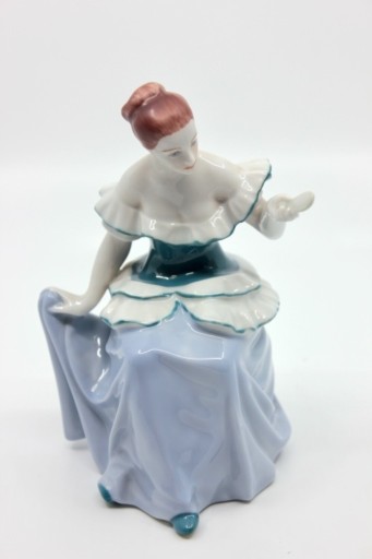 Zdjęcie oferty: Porcelanowa figurka Dziewczyna 