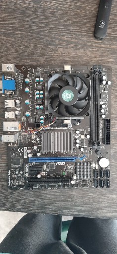 Zdjęcie oferty: Płyta główna+rocesor MSI 760GM-P23 FX+ AMD 4100 