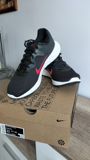 Zdjęcie oferty: Buty Nike REVOLUTION 6 NN R.40