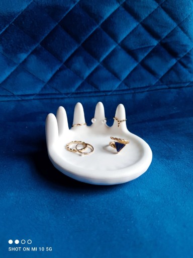 Zdjęcie oferty: Podstawka podkładka na biżuterię dłoń ręka gips