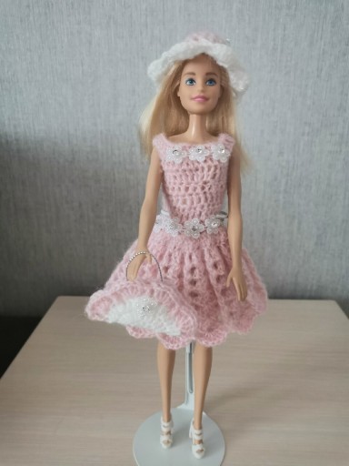 Zdjęcie oferty: Komplet ubranek dla lalki Barbie i podobnych