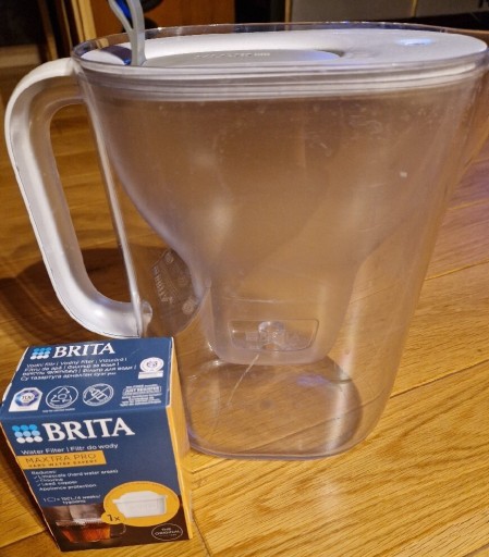 Zdjęcie oferty: Dzbanek filtrujacy do wody BRITA + nowy filtr