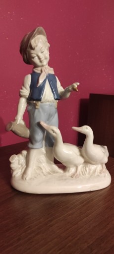 Zdjęcie oferty: Porcelanowa figurka 