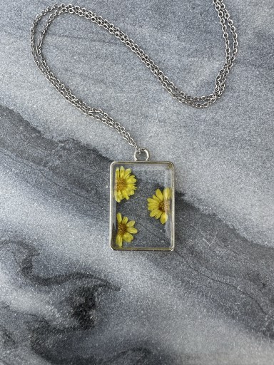 Zdjęcie oferty: Naszyjnik z suszonymi kwiatami