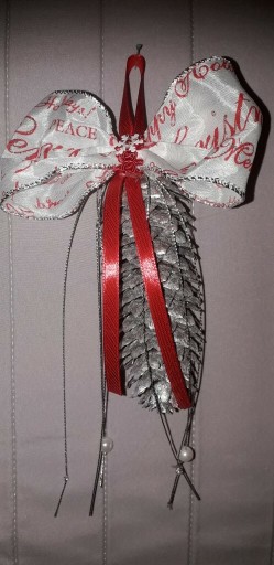 Zdjęcie oferty: Stroik świąteczny z szyszki srebrno czerwony  