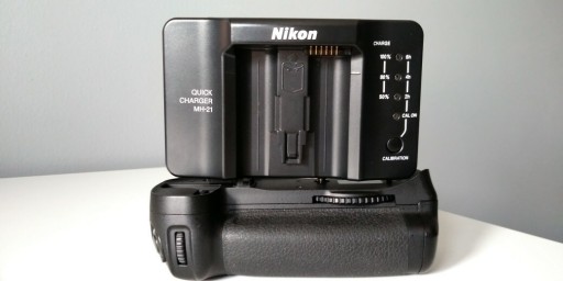 Zdjęcie oferty: Nikon d700 grip MB-D10 ładowarka MH21