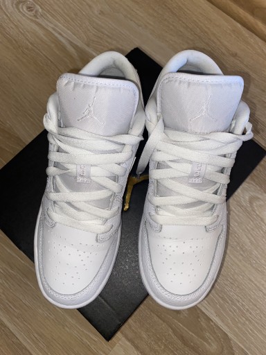 Zdjęcie oferty: Nike Air Jordan 1 Low - triple white 