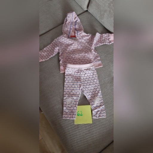 Zdjęcie oferty: Bluza + leginsy  rozmiar 62 5 10 15