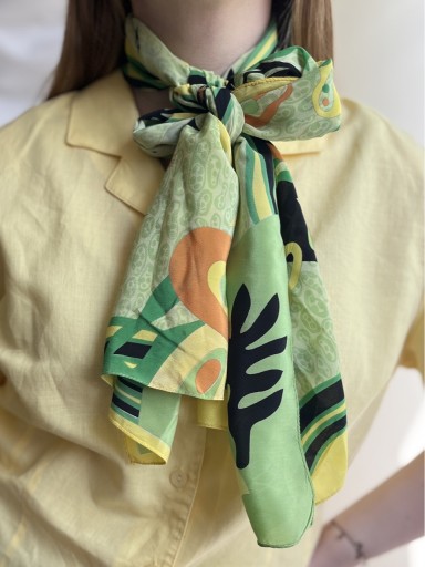Zdjęcie oferty: Żółto zielona apaszka szalik we wzorki szyfonowa