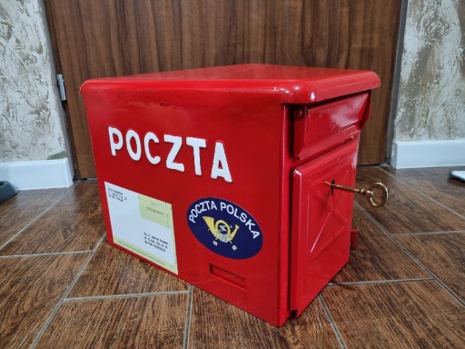 Zdjęcie oferty: Skrzynka poczta polska prl,oryginał,bdb stan+klucz