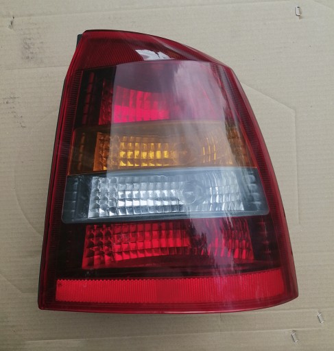 Zdjęcie oferty: Reflektor tylny prawy Opel Astra G Bertone