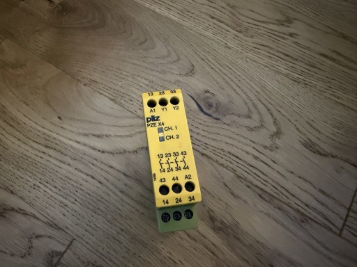 Zdjęcie oferty: Pilz PZE X4 przekaźnik bezpieczeństwa