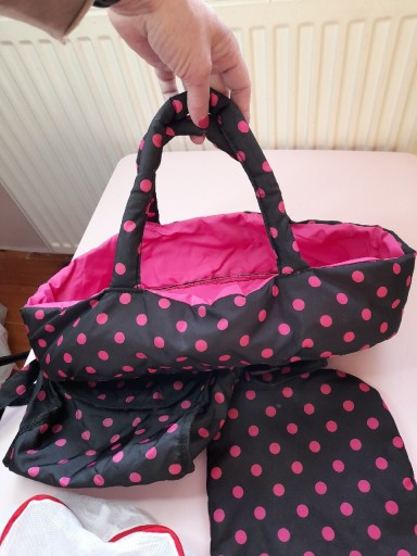 Zdjęcie oferty: Nosidełko z torebką i łóżeczko składane 