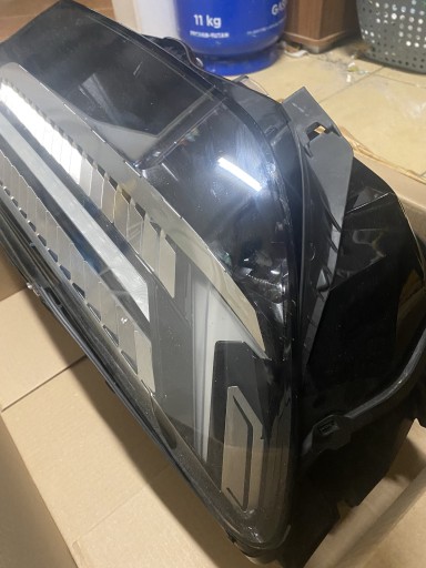 Zdjęcie oferty: Lampa Audi etron 89A941036