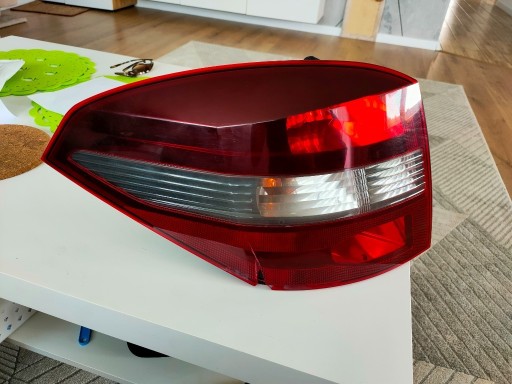 Zdjęcie oferty: Lampa tylna do Renault Laguna III kombi