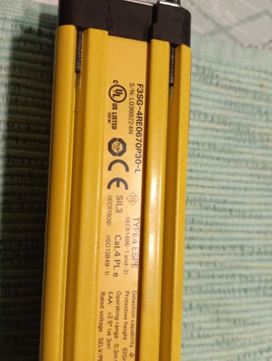 Zdjęcie oferty: Kurtyna bezpieczeństwa Omron F3SG-4RE0670P30-L,uszkodzona