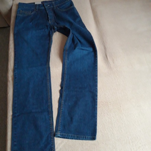 Zdjęcie oferty: HATTRIC jeansy męskie