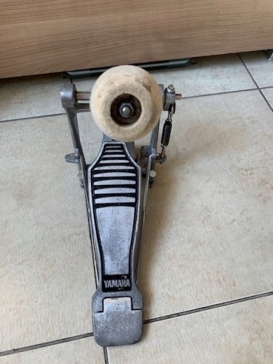 Zdjęcie oferty: YAMAHA FP-700 stopa perkusyjna pojedyncza starszy typ Sprawna