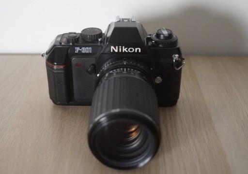 Zdjęcie oferty: Aparat Nikon F-301 + Sigma Zoom 80-200mm F4.5-5.6