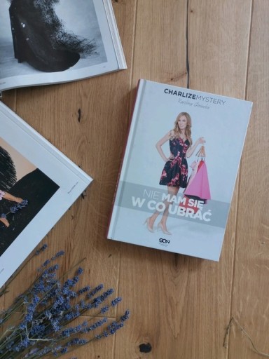 Zdjęcie oferty: Książka  Charlize Mystery "Nie mam sie w co ubrać"