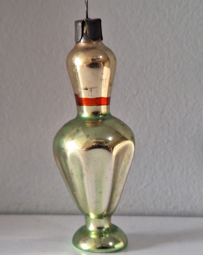 Zdjęcie oferty: Bombka PRL stara kształtka lampa na choinke 