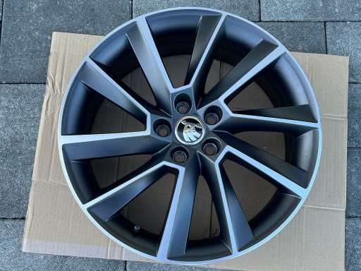 Zdjęcie oferty: felga aluminowa Stratos 17" 6,5J x 17" ET40 do Skoda Scala i Skoda Kamiq