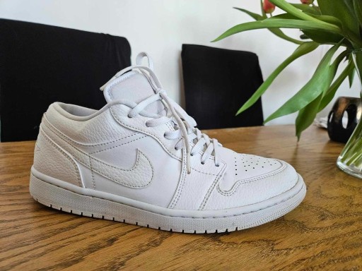 Zdjęcie oferty: Buty sportowe NIKE AIR JORDAN - rozmiar 44 (28 cm)